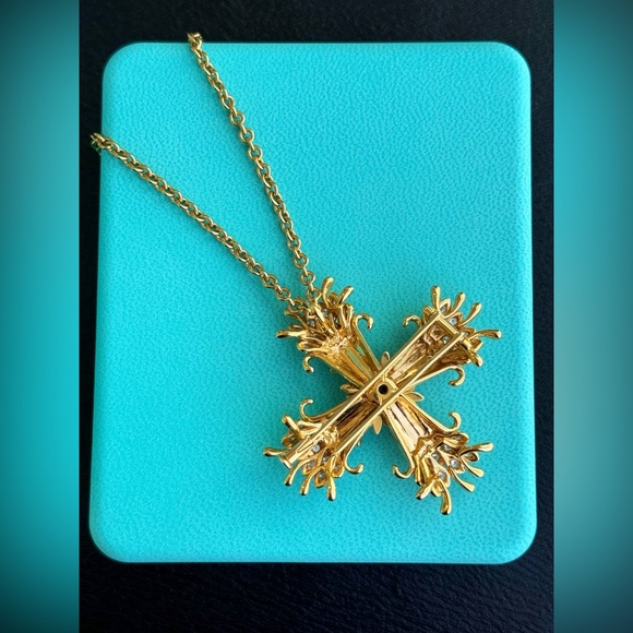 Tiffany & Co. 18k yellow gold 1.18ctw diamond Jean Schlumberger Maltese Cross - Picture 7 of 12
